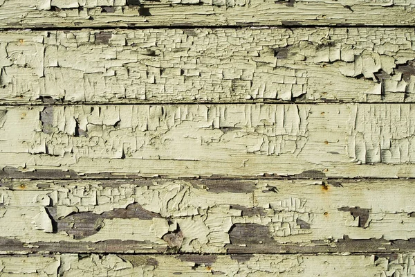 오래 된 녹색 페인트를 파서 만든 나무판자 벽. — 스톡 사진