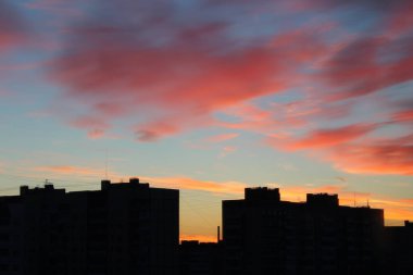         Gün batımında güzel bulutlar