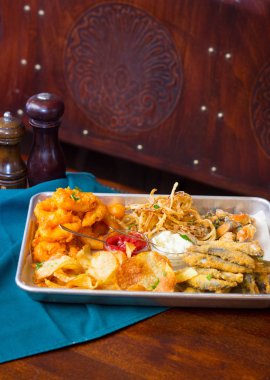 Deniz ürünleri kızarmış snack