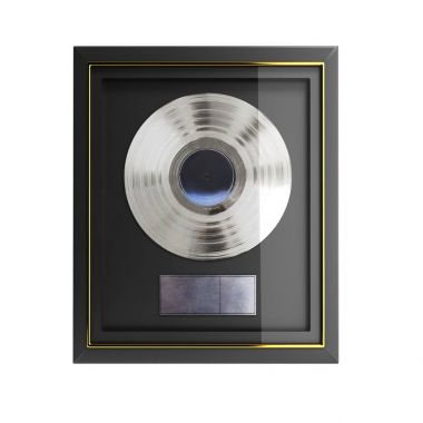 Etiketli çerçeve üzerinde duvar 3d render, gümüş Cd Ödülü