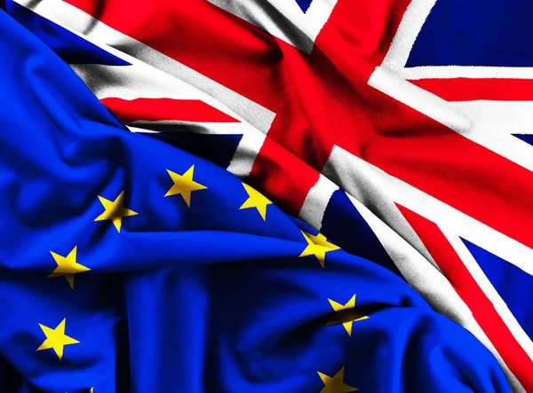 Az egyesült királyság és az európai unió zászlói — Stock Fotó