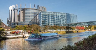 Strasbourg, Fransa - 4 Ekim 2019: Strazburg, Fransa 'daki Avrupa Parlamentosu binası. Avrupa