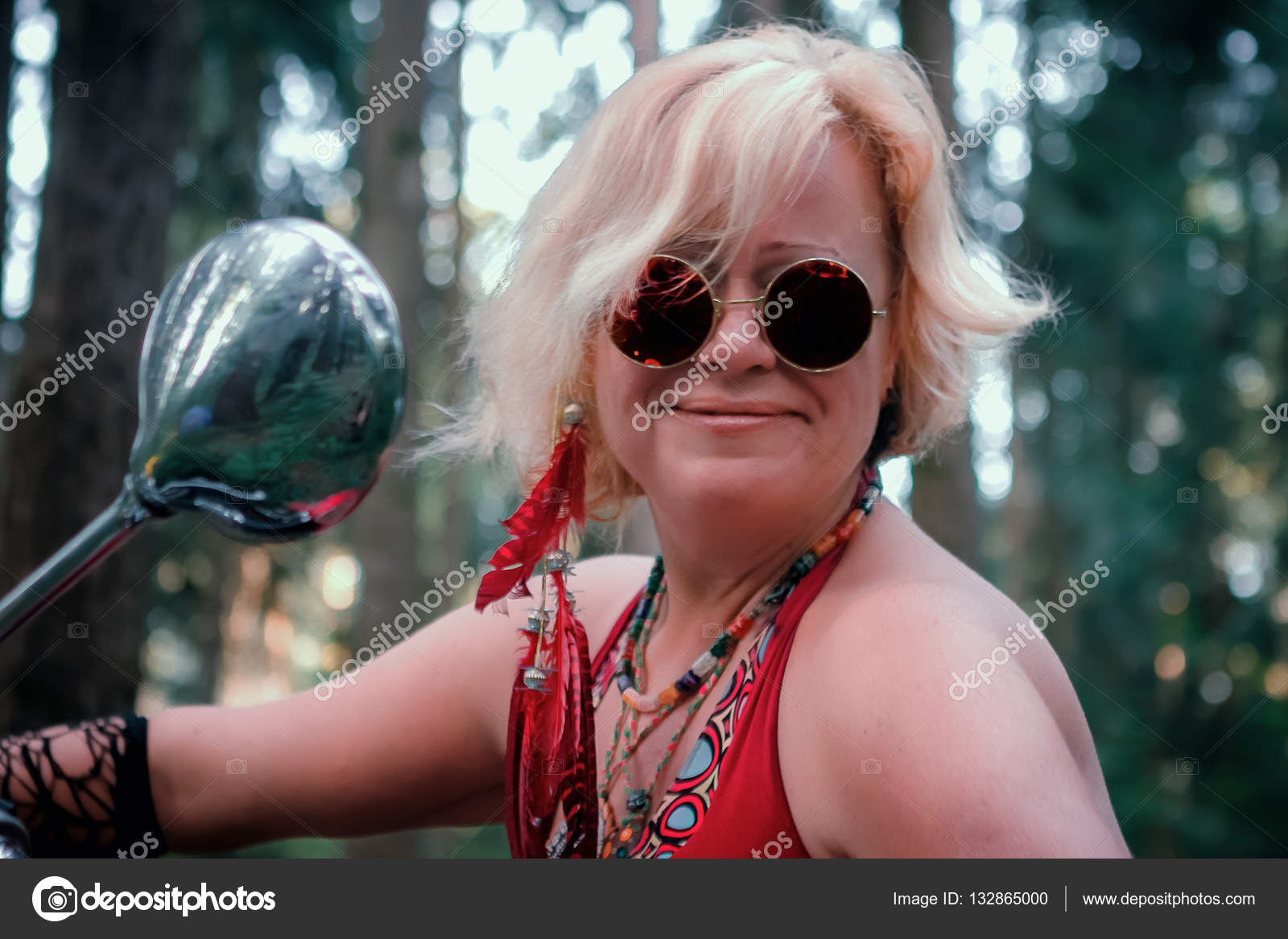 mature blonde hippie Sexy mom pussy lips