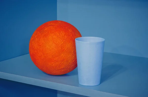 Absztrakt kompozíció narancssárga labd — Stock Fotó