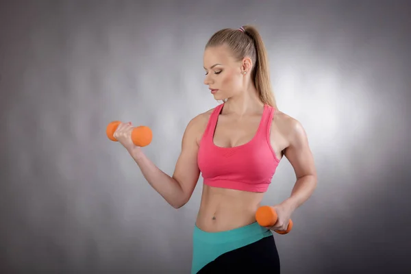 Young Athletic Woman Works Out Dumbbells Improve Her Figure — Stock Photo, Image