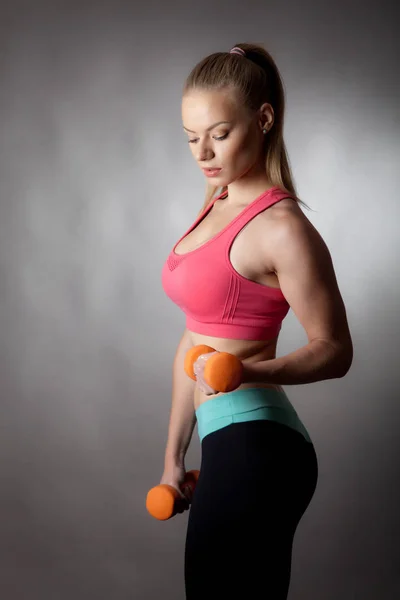 Young Athletic Woman Works Out Dumbbells Improve Her Figure — Stock Photo, Image