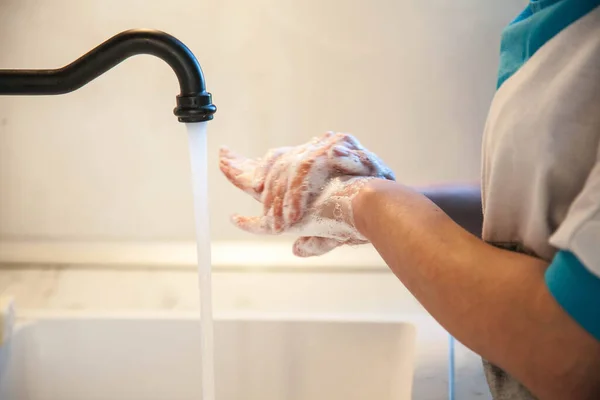 Girl Washes Her Hands Soap Prevent Infection Covid Virus — Stock Photo, Image