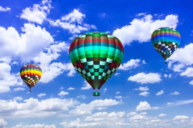 renkli sıcak hava balonu mavi gökyüzü