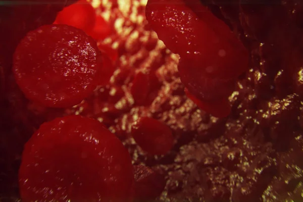Ilustração 3D glóbulos vermelhos na veia. Os glóbulos vermelhos fluem no vaso. conceito de cuidados médicos de saúde humana . — Fotografia de Stock