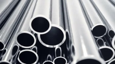 Sanayi iş üretim ve ağır Metalurji Sanayi ürünleri, çok parlak çelik borular, iş üretim kavramı seçici odak etkisi ile imalat sanayi arka plan. 4k 3d