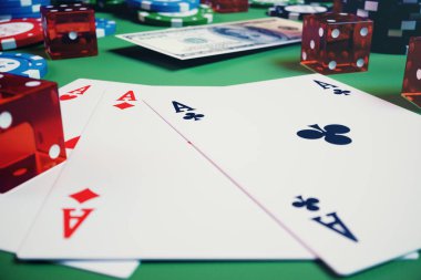 3D çizim casino oyunu. Cips, oyun kartları poker için. Poker fişleri, kırmızı zar ve para yeşil masada. Online casino kavramı