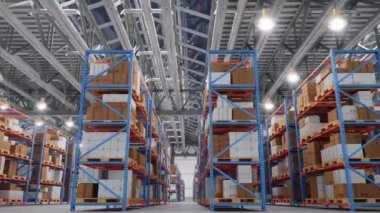 Endüstriyel depodaki raflardaki kutuların görüntüsü