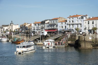 Les Sables d' Olonne Fransız şehir Vendee Globe yat yarışı için ünlü