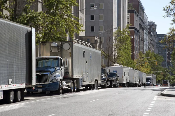 Фільму творці перевезення вантажних автомобілів в Нью-Йорк, США — стокове фото