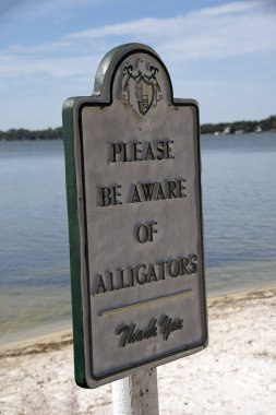 Timsah uyarı işareti