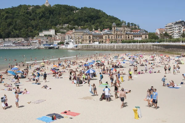 Tatilciler, San Sebastian İspanya sahilinde