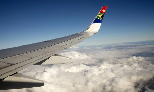 Aile d'avion vue en survol en Afrique du Sud — Photo