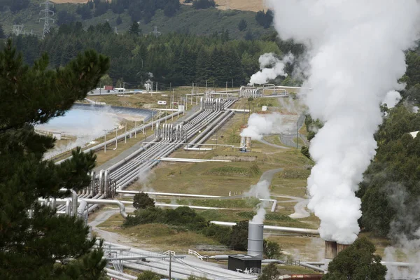 Геотермальні електростанції Нової Зеландії — стокове фото