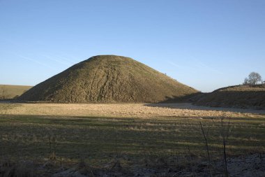 Silbury Hill Wiltshire kırsal İngiltere'de bir prehistorik Höyük