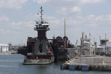 Bağlantı noktası, Tampa Florida ABD içinde çalışan bir uyuşturucu satıcısı römorkör