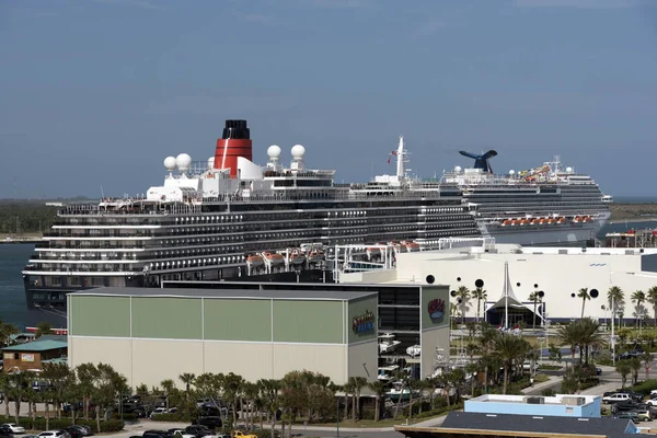 Cruiseschepen in Port Canaveral Florida Usa. April 2017 — Stockfoto