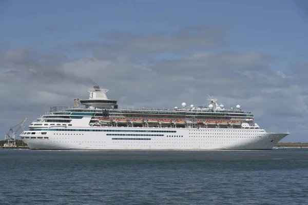 Cruise liner at Port Canaveral Florida USA — Stock Photo, Image