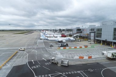 Londra'nın ikinci airport, Gatwick İngiltere'de stand uçak