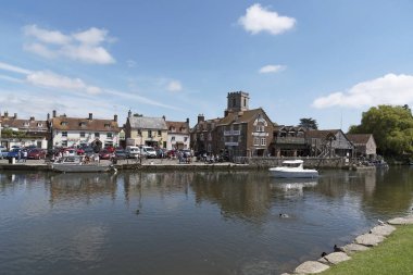 Waterfront binalar ve nehir Frome Wareham İngiltere'de İngilizce eski kasabasında