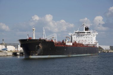 Tanker gemi off Tampa Fl bağlantı noktası ABD'de yükleme
