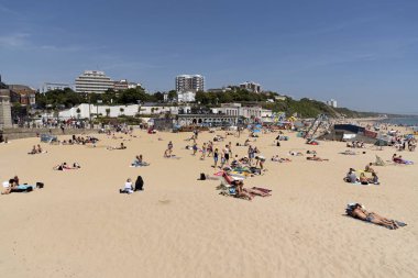 Bournemouth'ın kumlu plaj. Güney İngiltere