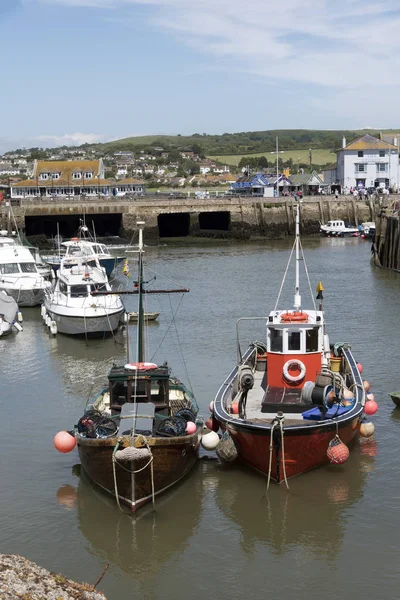 Puerto de West Bay en la costa sur de Dorset Inglaterra Reino Unido — Foto de Stock