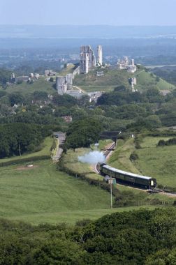 Dorset kırsal İngiltere geçen bir yolcu vintage buhar tren