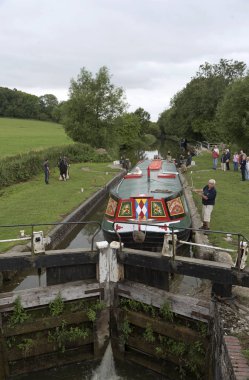 Kennet & Avon kanalı İngiltere üzerinde at canalboat