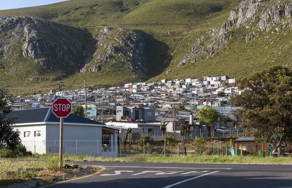 南非西开普省Kleinmond 2019年12月 南非Kleinmond花园路上的山地小镇 — 图库照片