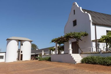 Durbanville, Cape Town, Güney Afrika. Aralık 2019. Cape Town yakınlarındaki Durbanville Vadisi 'ndeki Diemersdal şarap mahzeninde.