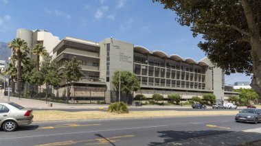 Altıncı bölge, Cape Town, Güney Afrika. Aralık 2019. Cape Peninsula Teknoloji Üniversitesi 'nin dış görünüşü, Dustrict Altı kampüsü, Zonnebloem.