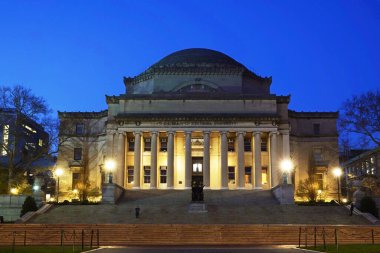 Manhattan, New York, ABD. 2020 yılı. Columbia Üniversitesi Kütüphane Binası, Manhattan, New York ABD.