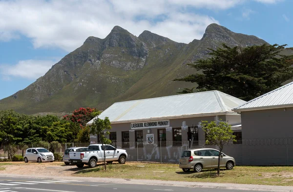 Kleinmond Westkap Südafrika 2019 Die Kleinmond Primary School Liegt Unterhalb — Stockfoto