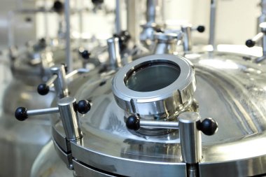 Reaktörler, süspansiyonlar ve çözümler. Pharmaceut imalatı