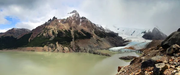 Panoramic view of tower glacier and lagoon. — Stock Photo, Image