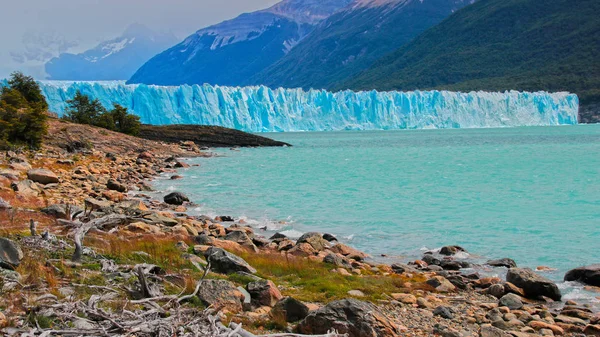 Αργεντινής λίμνη με ο παγετώνας Περίτο Μορένο — Φωτογραφία Αρχείου