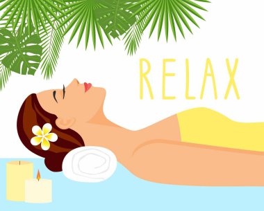 resimde spa ortamında güzel bir kadın. kadın rahatlatıcı sağlıklı yaşam ve spa salonda