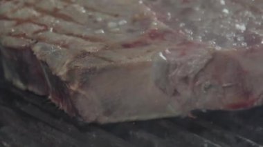 Yan ham kızartma biftek kaydırmak