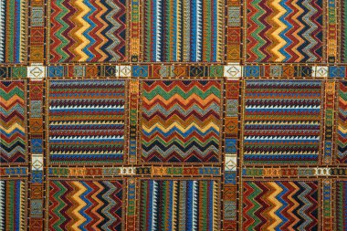 Farsça yün halı, renkli desen