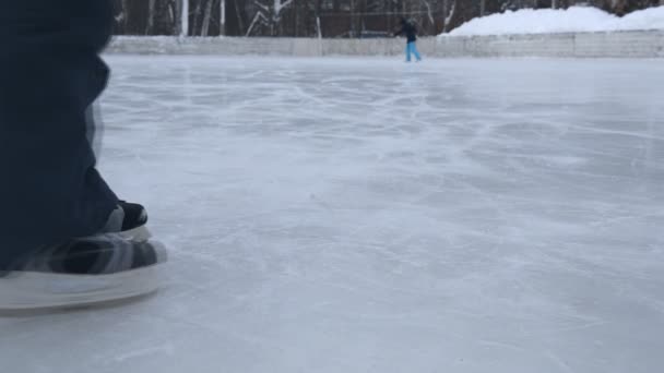 A man and a woman meet at the rink — Stock Video