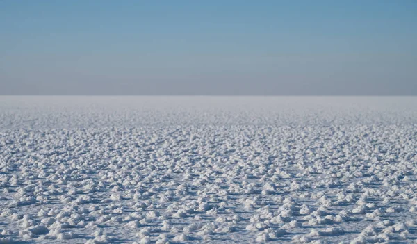 Gefrorene Wasseroberfläche Eis Bis Zum Horizont — Stockfoto