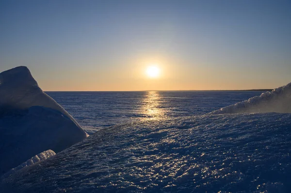 Zonsondergang Het Ijzige Noordelijke Landschap — Stockfoto