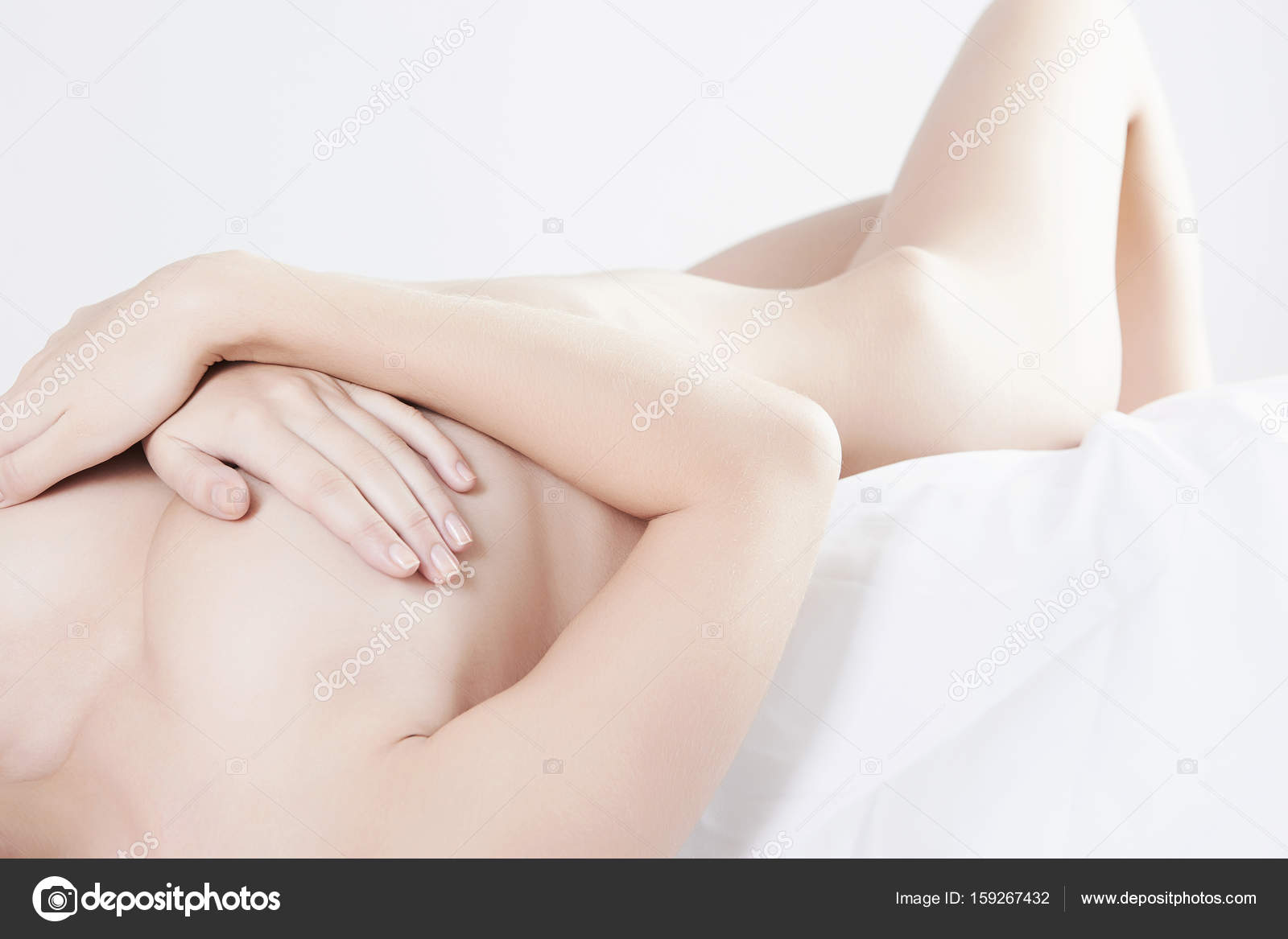 Nackte Madchen Im Bett Stockfotografie Lizenzfreie Fotos C Photoagents 159267432 Depositphotos