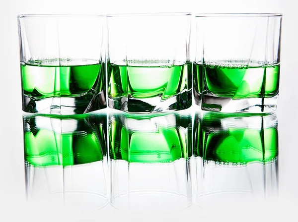 Зелені коктейлі натюрморт — стокове фото