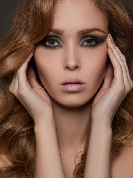 güzel bir kadın moda portre